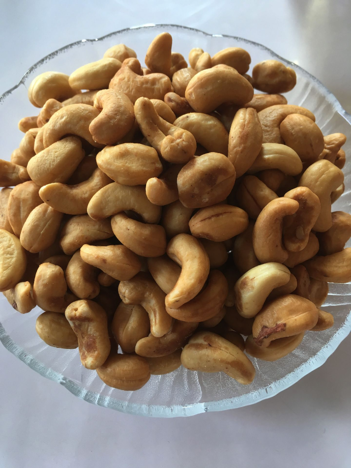 เม็ดมะม่วงหิมพานต์ เค็มมัน หอม อร่อย เม็ดมะม่วงหิมพานต์อบเกลือ 500 กรัม สดใหม่จากระนอง